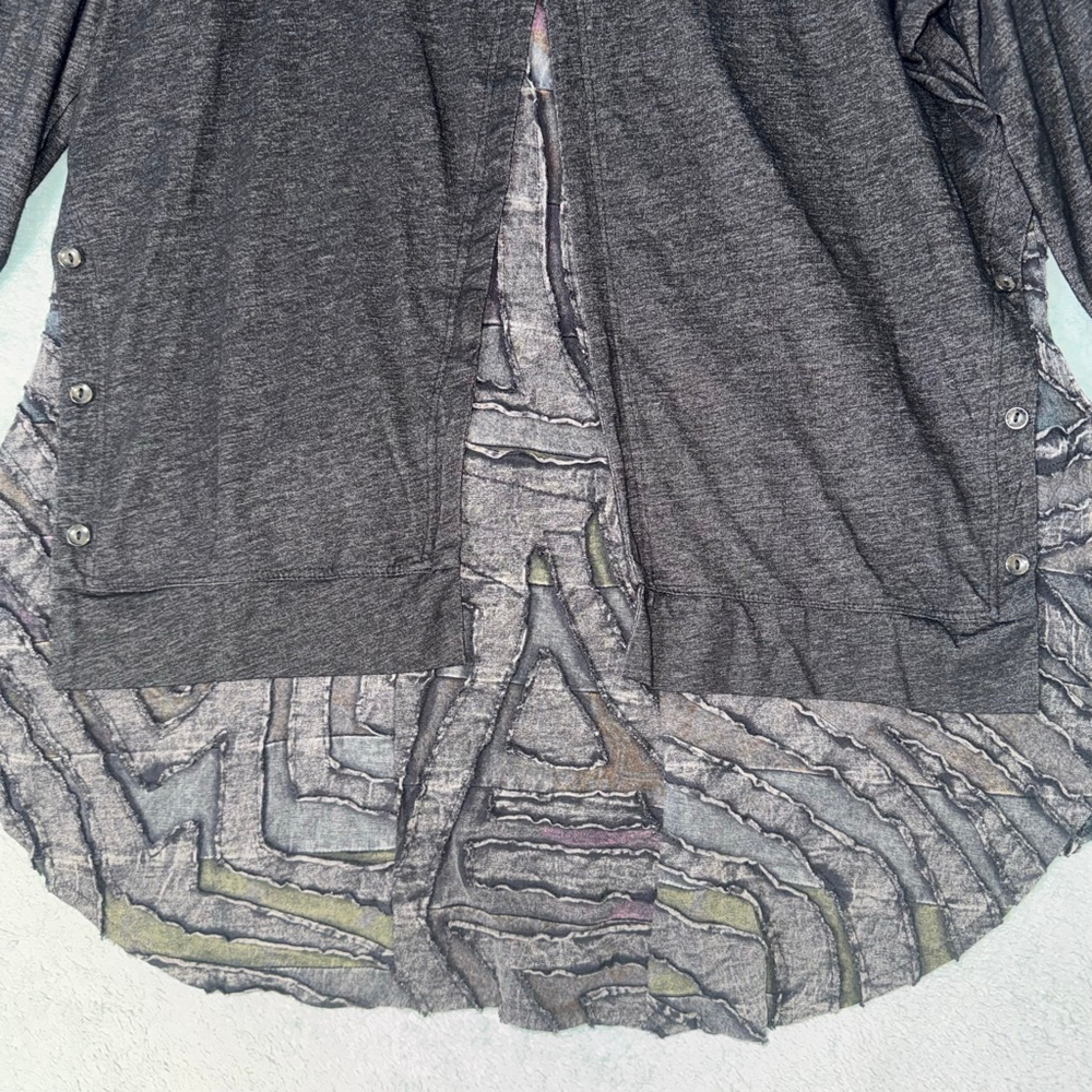 Women's Parsley & Sage Gray Black Tunic Top Size 1x Boho Patterned Artsy Button - Picture 9 of 12